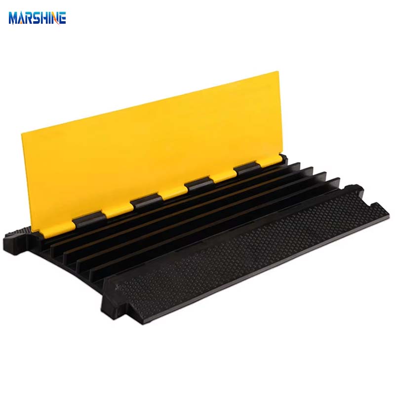 Elektrische kabelafdekking Vloerrubber en kunststof Elektrische stroomkabelbeschermer