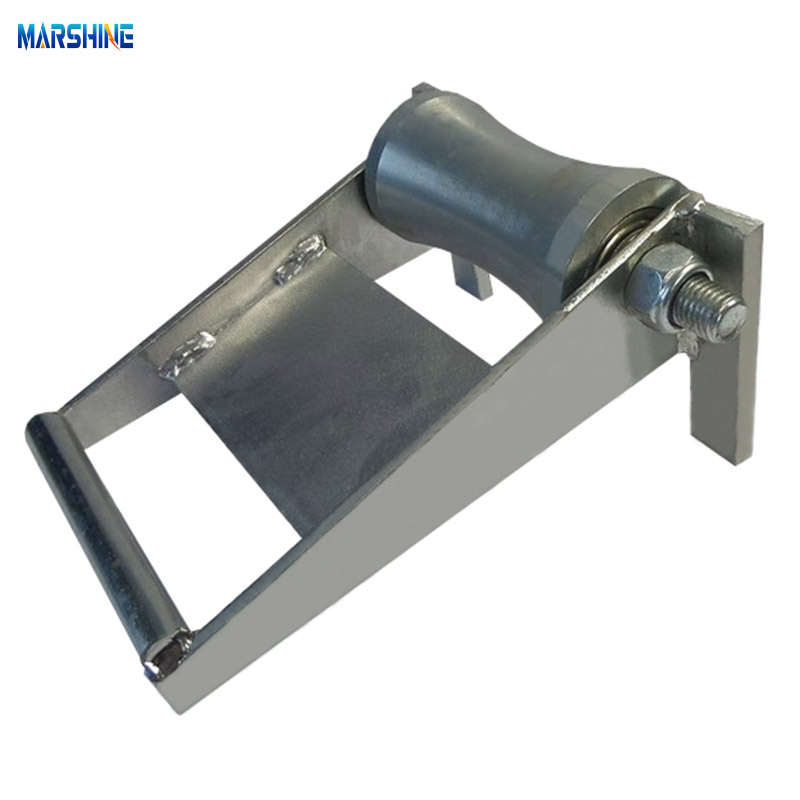 MAR-RR-5 Kabelgeleidingsrol met schuine hoek, verzinkt